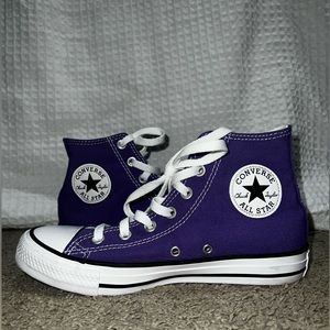 Chuck Taylor All Star Classic (electric purple)
